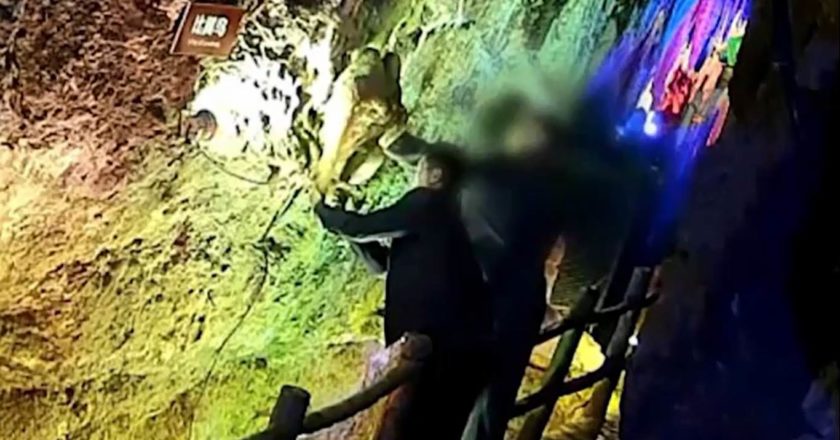 cina, yushui, grotta, stalattite, souvenir, turisti