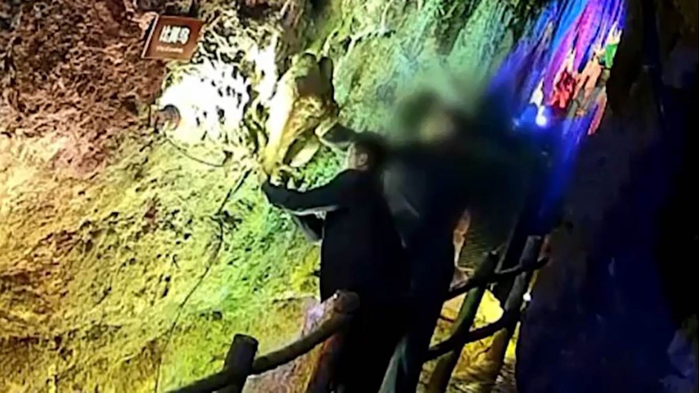 cina, yushui, grotta, stalattite, souvenir, turisti