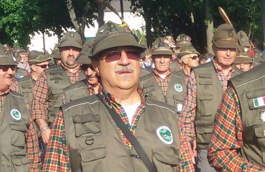 alpini, radio deejay, cappello