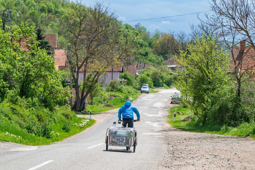 Tra le strade di campagna della Serbia