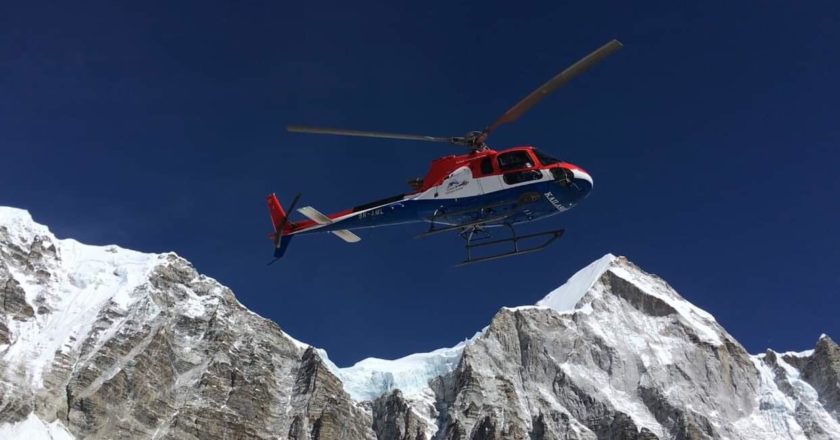 everest, folini, alpinismo, elicottero