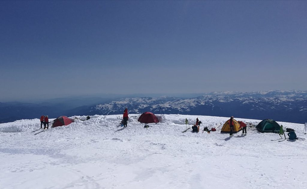Campo intermedio sul Mount Shasta - Foto Scuola di Sci Alpinismo - Città di Trieste