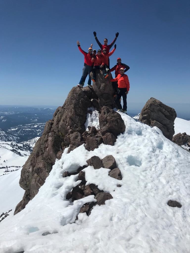 In vetta al Lassen Peak - Foto Scuola di Sci Alpinismo - Città di Trieste