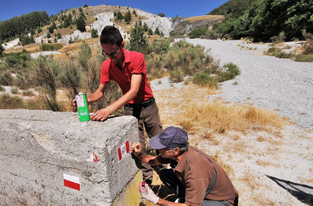Aspromonte, lavori sulla segnaletica, foto Alfondo Picone Chiodo (1)