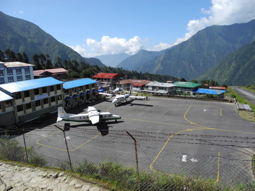 Il Tenzing-Hillary Airport di Lukla 2860m