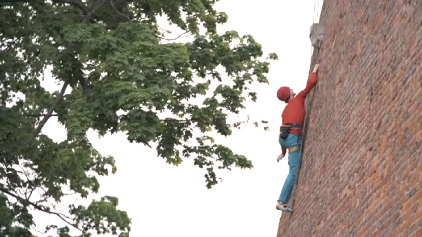adam ondra, road to tokyo, brno, castle, boulder