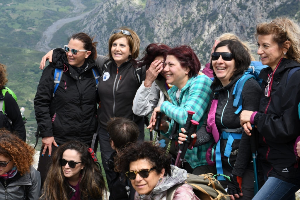 Le donne del CAI Castrovillari sul Pollino, foto di Stefano Ardito