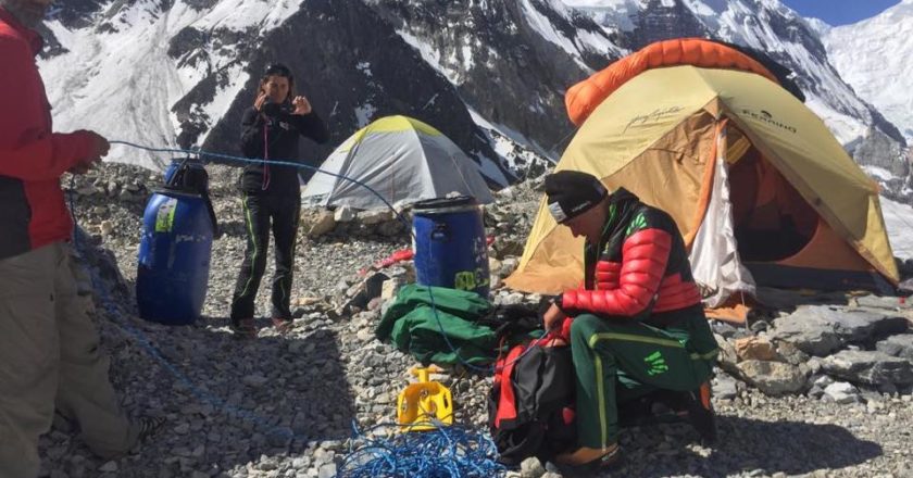 Marco Confortola al campo base dei Gasherbrum