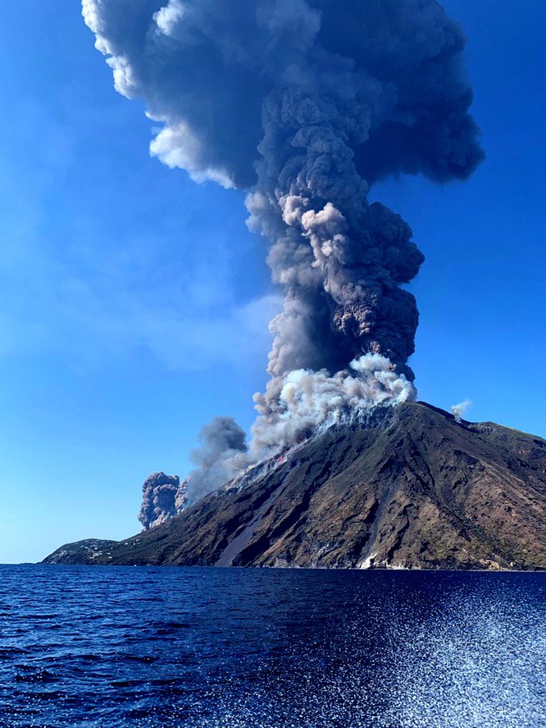eruzione vulcano stromboli