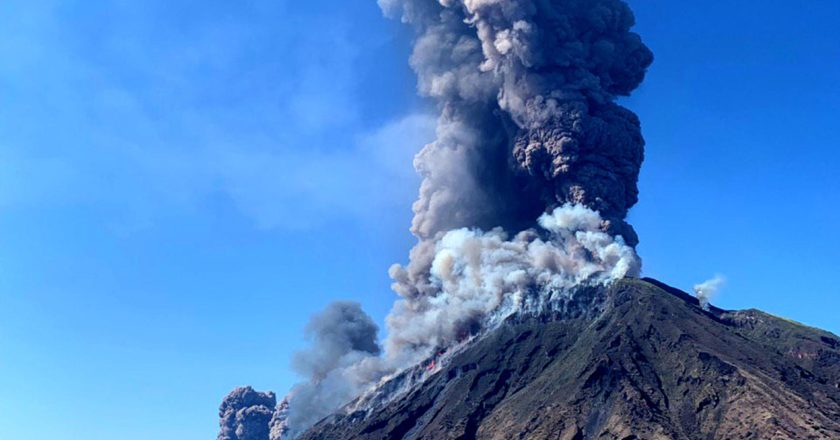 eruzione vulcano stromboli