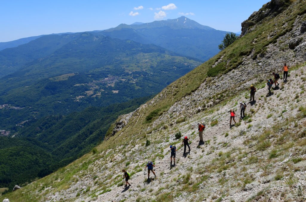 Forca di Presta, sullo sfondo i Monti della Laga