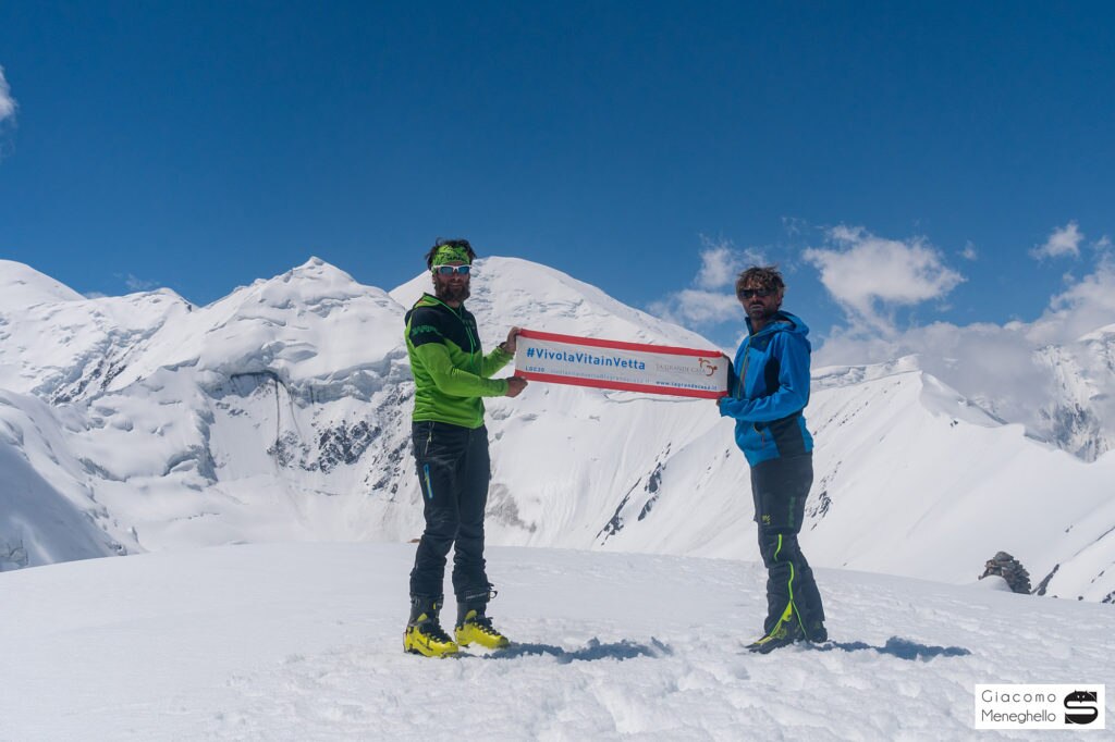 Sulla vetta dello Yuhina Peak (5.100 m)