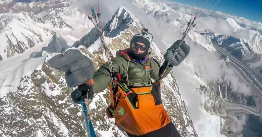 flying to 8000 meters, antoine girard, parapendio