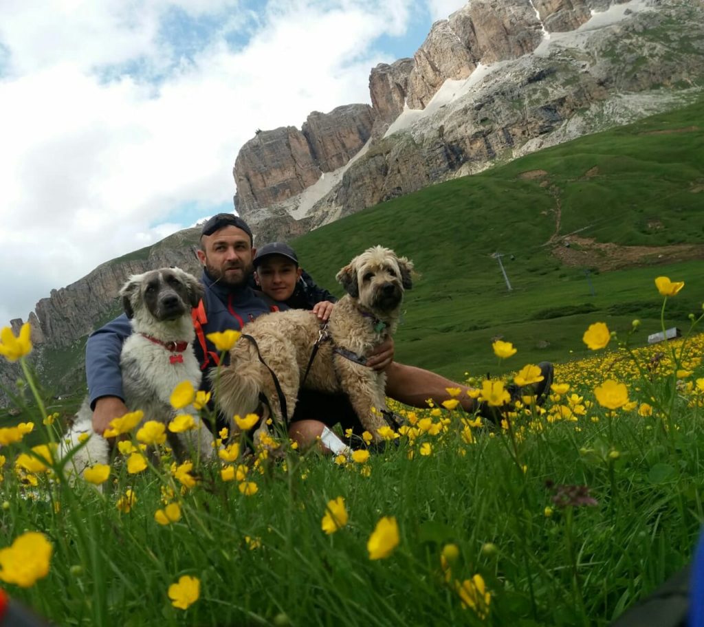 Anuk e Noshi al Passo Pordoi. Foto @ Gabriele Rubert