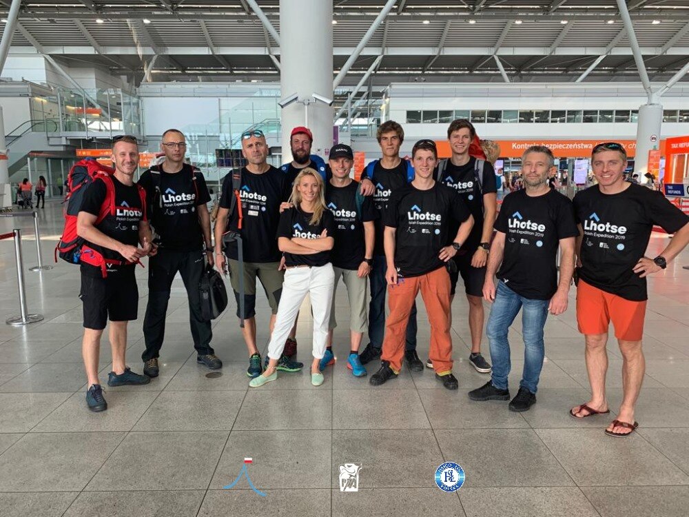 il team polacco in partenza per il lhotse