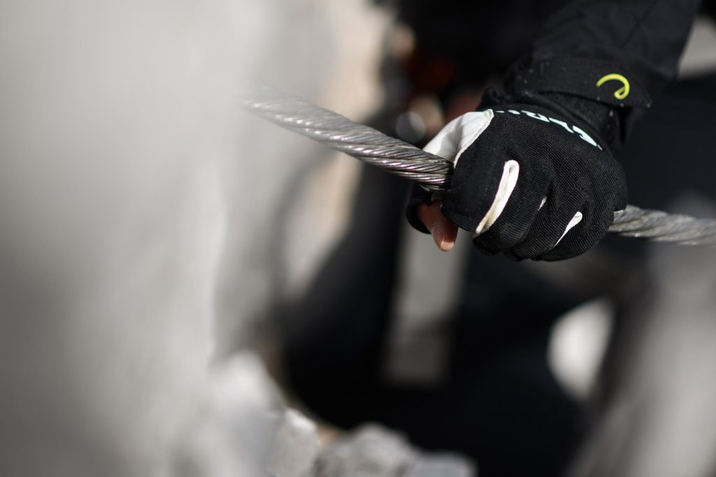 Via ferrata (Foto @ EPA/PHILIPP GUELLAND - ANSA)