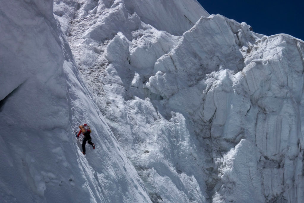 In scalata sul Kangshar Kang nel 2017. Foto archivio Simon Messner