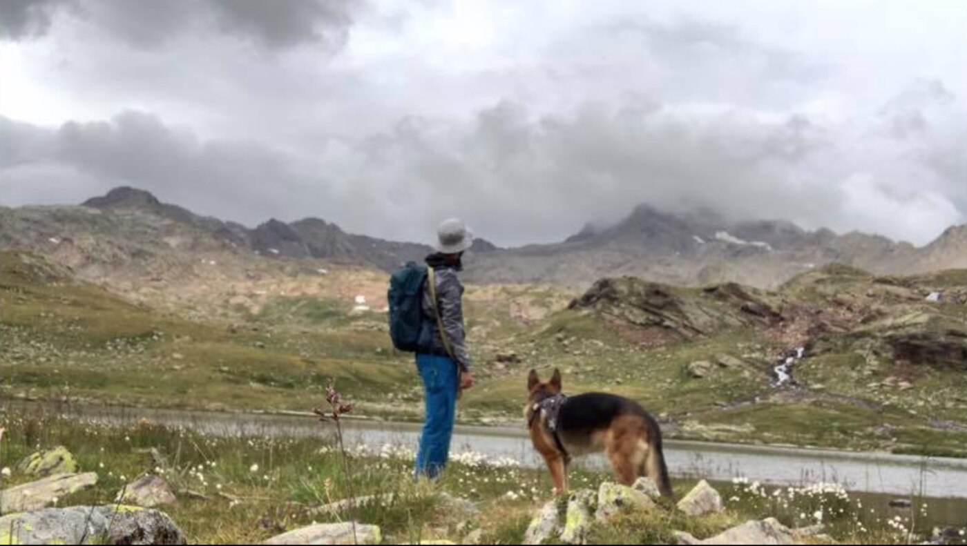 Schermata 2019-08-27 alle 11.01.27 Al lago di Ercavallo, Corno dei Tre Signori oscurato dalle nuvole di sfondo. Foto @ Umbe Lorenzon