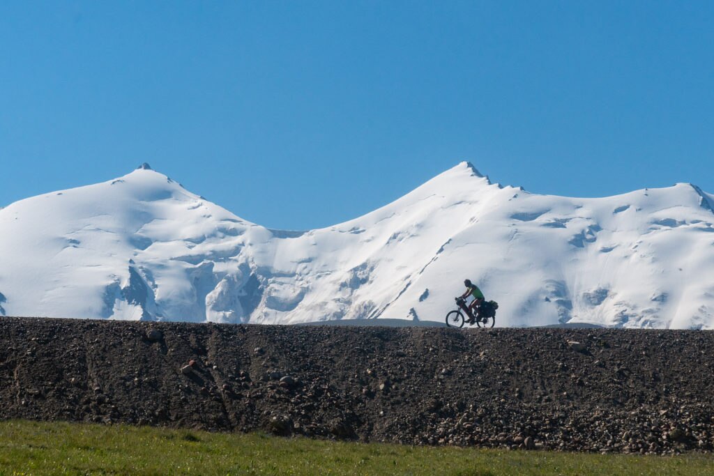 Le vette innevate del Pamir, Cina