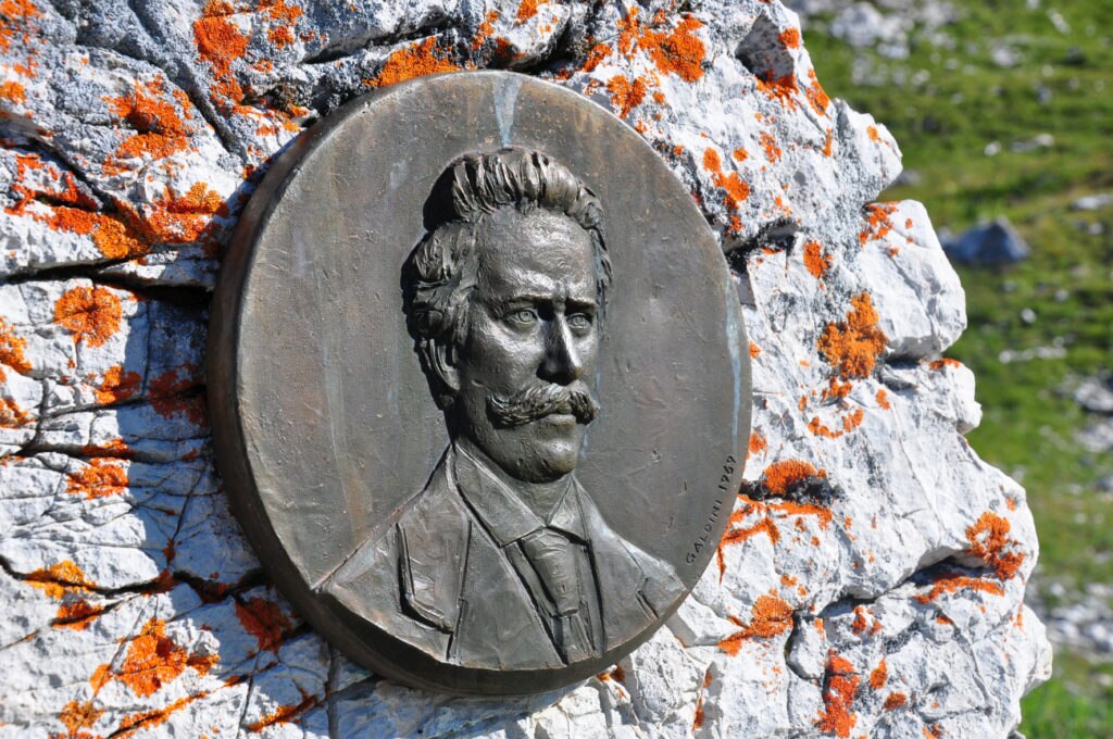 Tre Cime, monumento a Paul Grohmann
