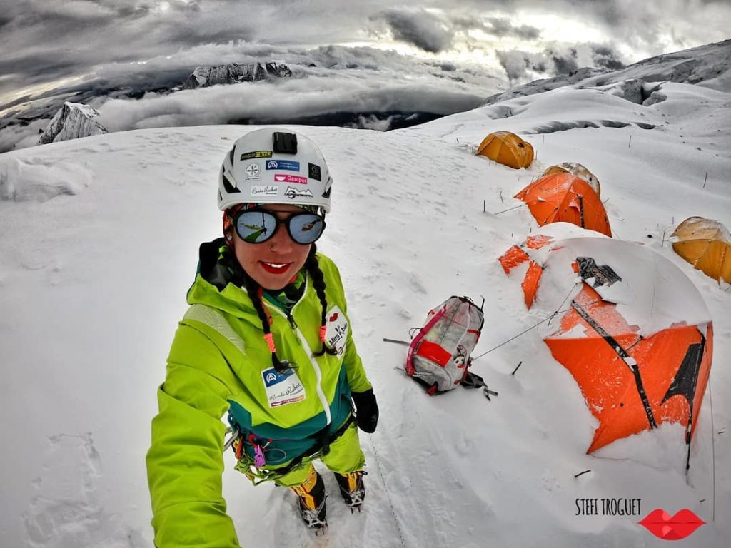 Stefi Troguet al C2 del Manaslu (6.300 m) - Foto Instagram @etroguet