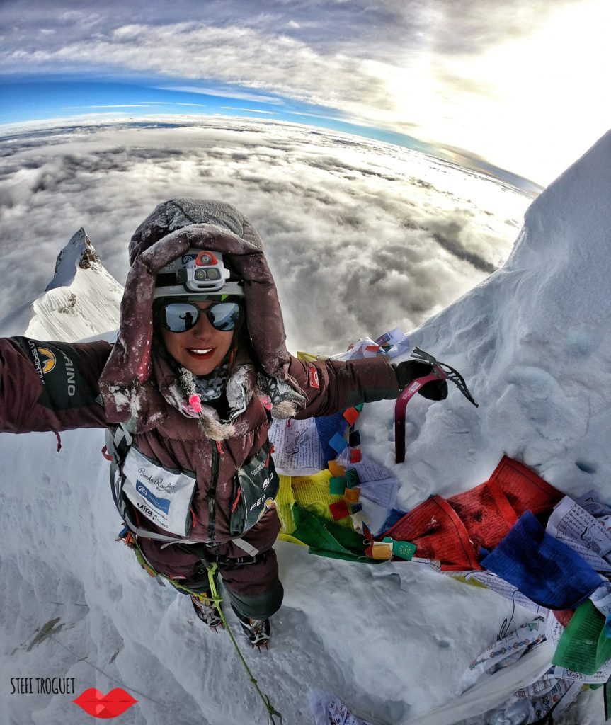 Stefi Troguet in vetta al Manaslu. Foto @ Stefi Troguet