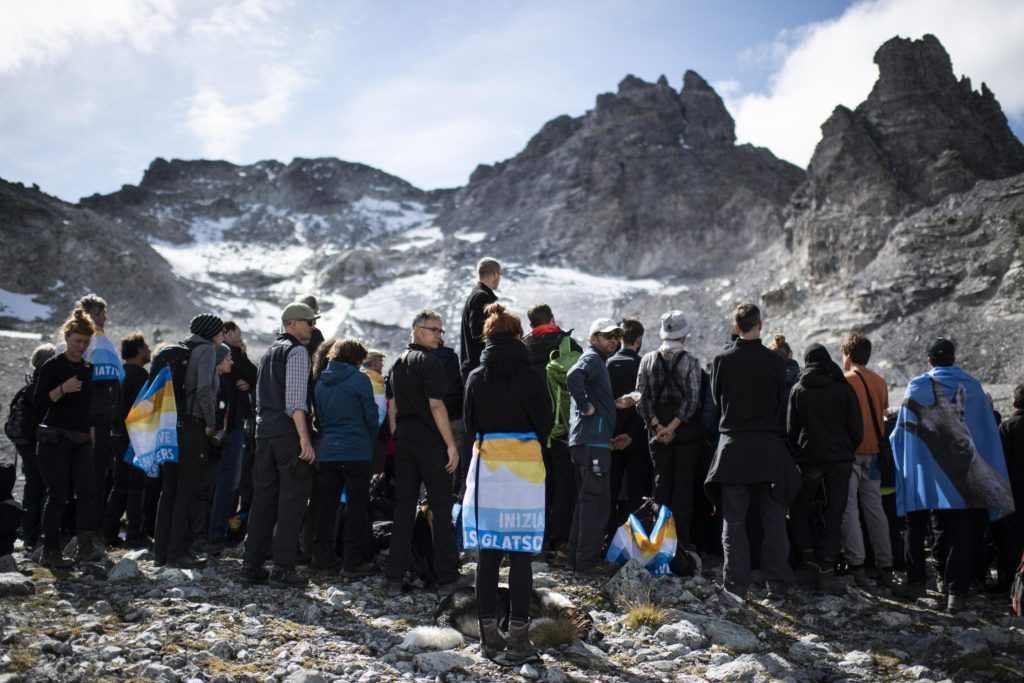In centinaia si sono recati domenica 22 settembre sul Pizol per celebrare il funerale dell