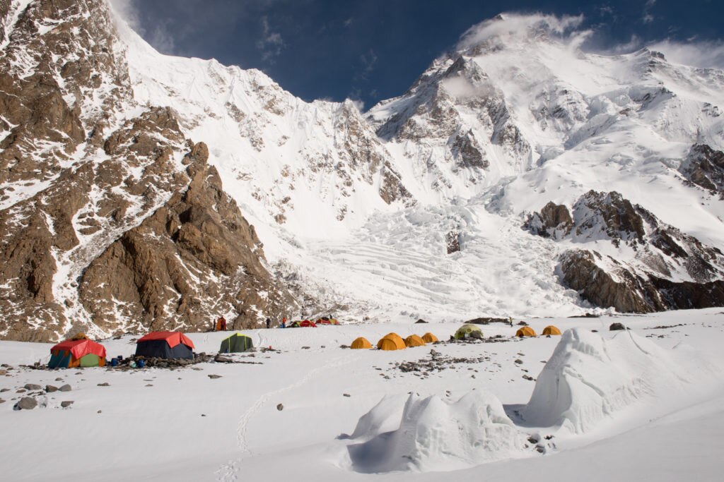 Dalla spedizione al K2. Foto archivio Horn