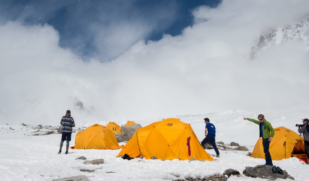 Dalla spedizione al K2. Foto archivio Horn