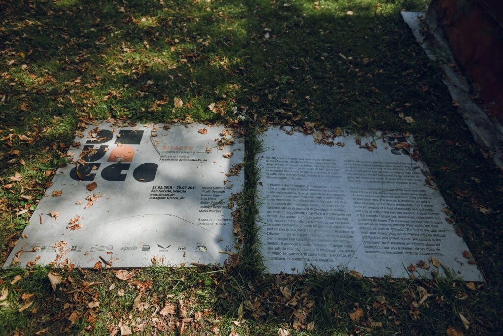 Dentro al Bivacco Messner