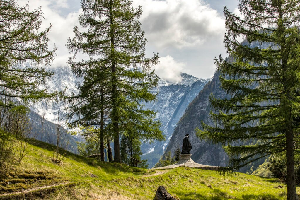 La statua di Julius Kugy © Michele Lotti