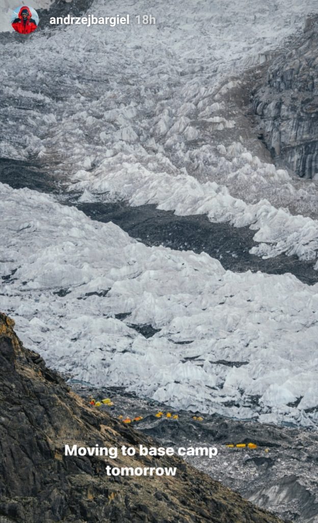Team di Andrzej Bargiel a Gorak Shep, pronti a partire per il CB Everest - Story Instagram 06/09/2019 @Andrzej Bargiel