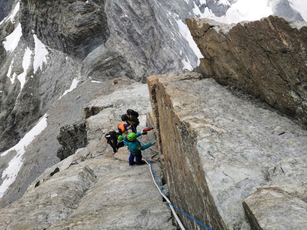 Lavori di messa in sicurezza della via. Foto Flavio Bich