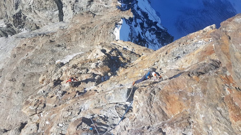 Lavori di messa in sicurezza della via. Foto Flavio Bich