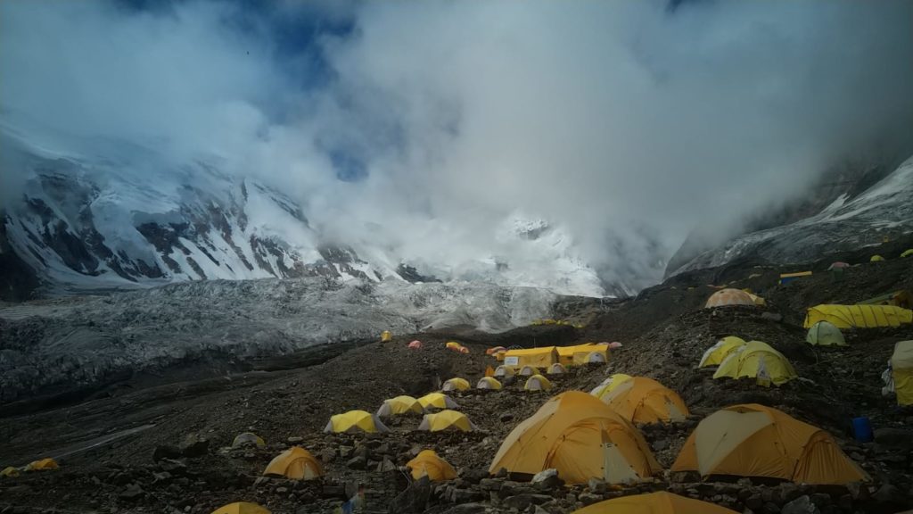 Campo Base Manaslu sotto il maltempo - Foto @Nico Valsesia
