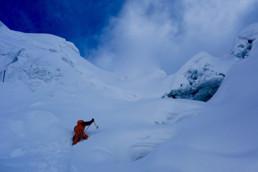 Elisabath Revol in salita sul Nanga Parbat in una foto di Tomek Mackiewicz