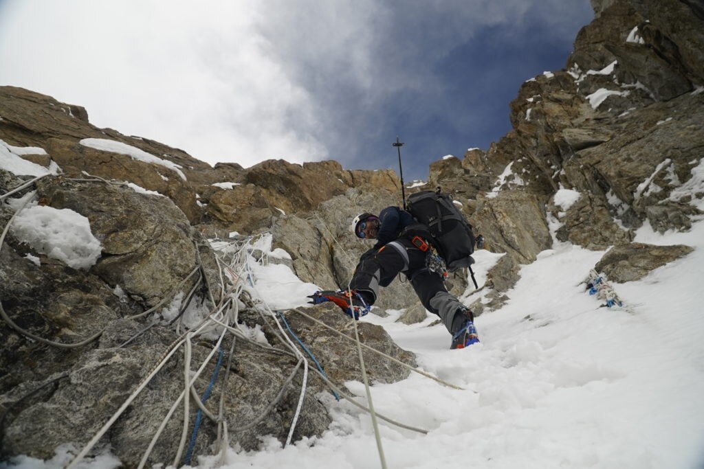 Lungo la Kinshofer sul Nanga Parbat. Foto @ Vitaly Lazo