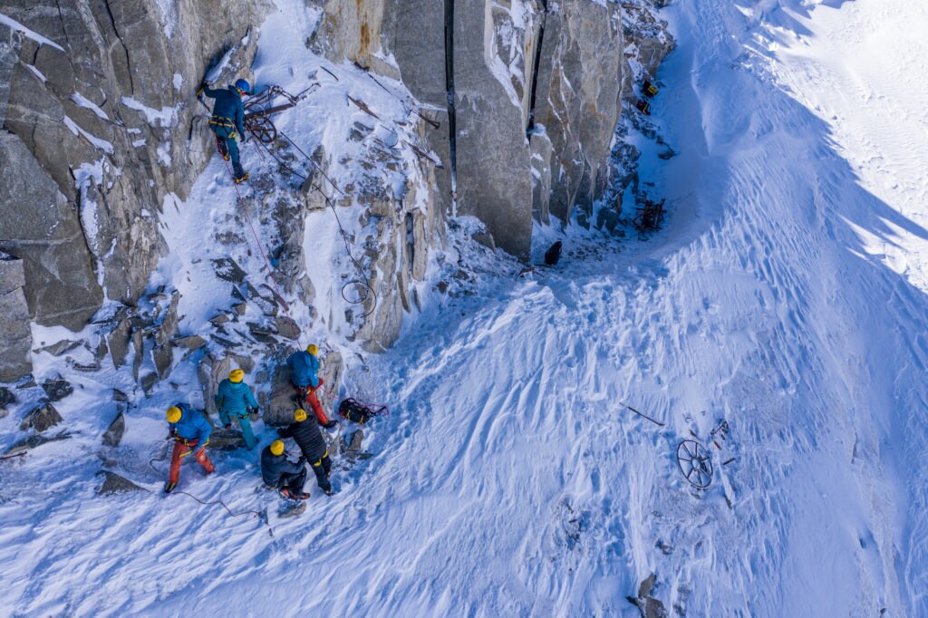 Durante la pulizia del ghiacciaio Grand Flambeau. Foto @ Luca Rolli
