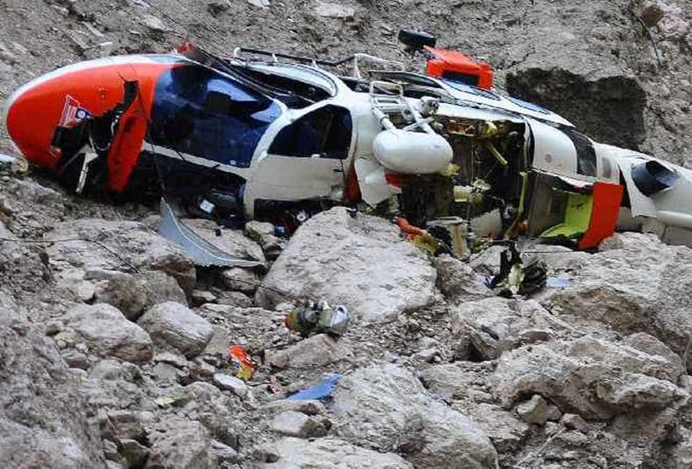 L'elicottero Falco dei Vigili del Fuoco che si è schiantato il 22 agosto 2009