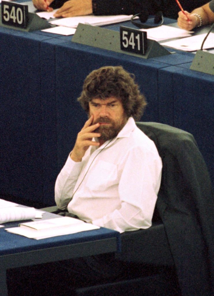 Messner al Parlamento Europeo dove fu eletto nelle fila del verdi. Foto @ ANSA