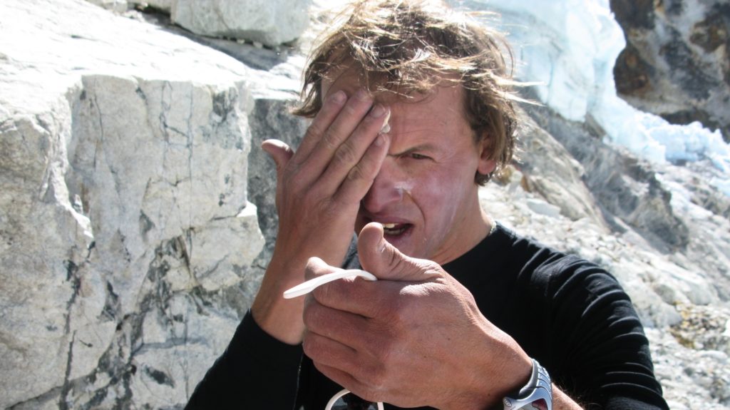 Moro al campo base. Foto @ Archivio Denis Urubko