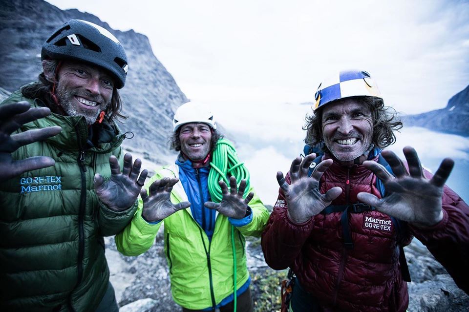 Il divertimento non è mancato in parete nonostante lo shock del blocco di granito volato a poche decine di metri da Hans e Glowacz - Foto FB Moritz Attenberger Photo