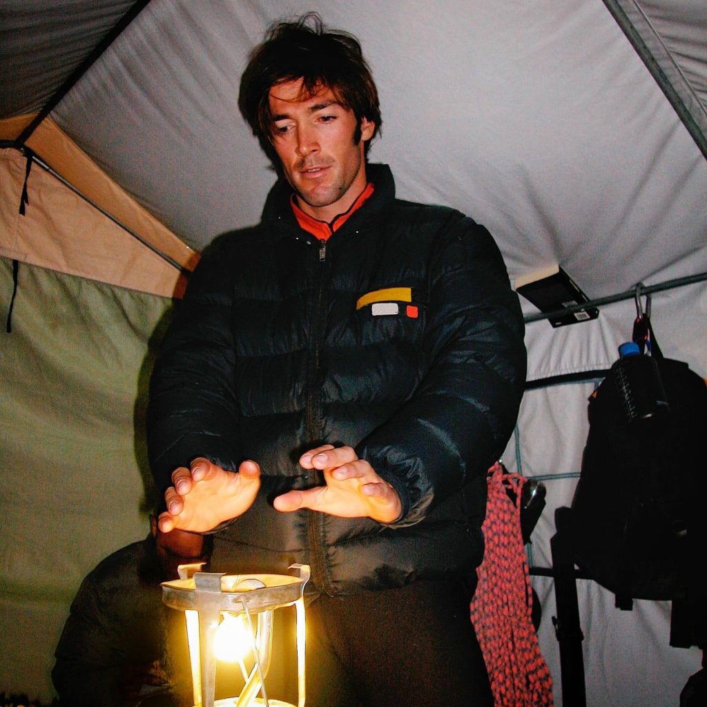 Durante la prima spedizione in Karakorum nel 2004. Foto @ Hervé Barmasse FB