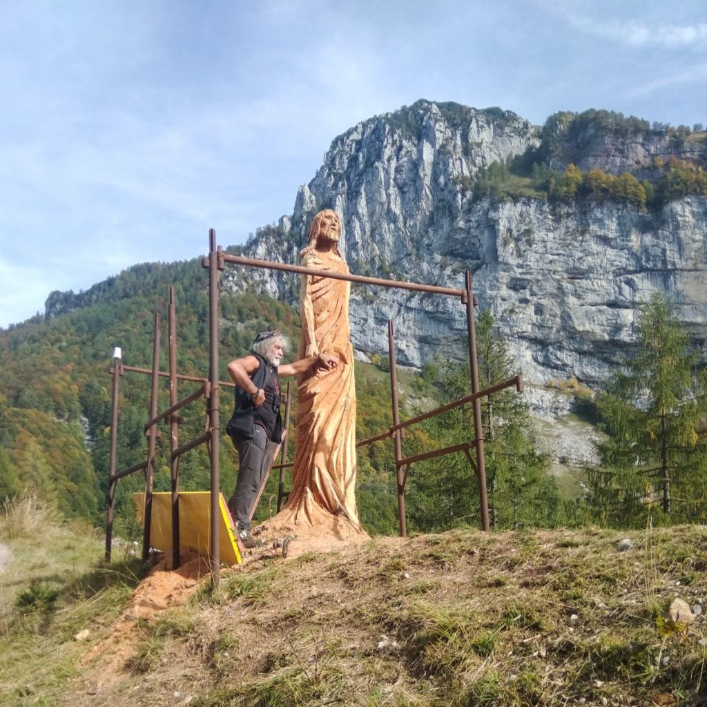 Il Cristo risorto nella Val Zemola, un