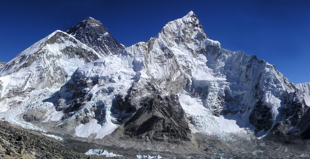 Lo Stato Che Condivide L Everest Con La Cina
