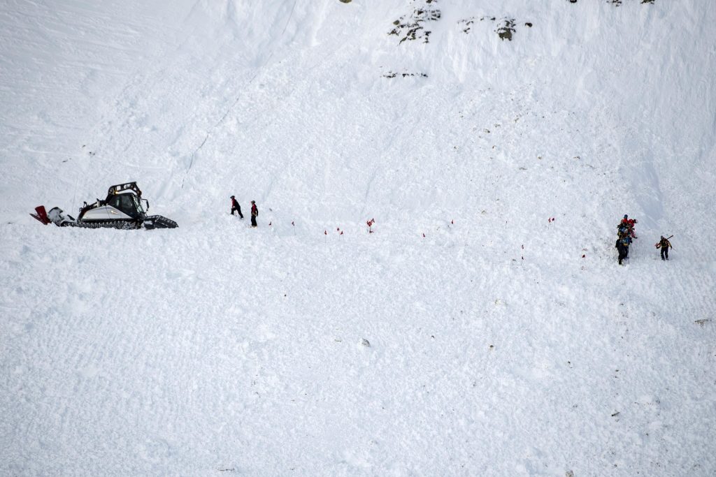 Valanga sulle piste di Andermatt. Foto @ ANSA
