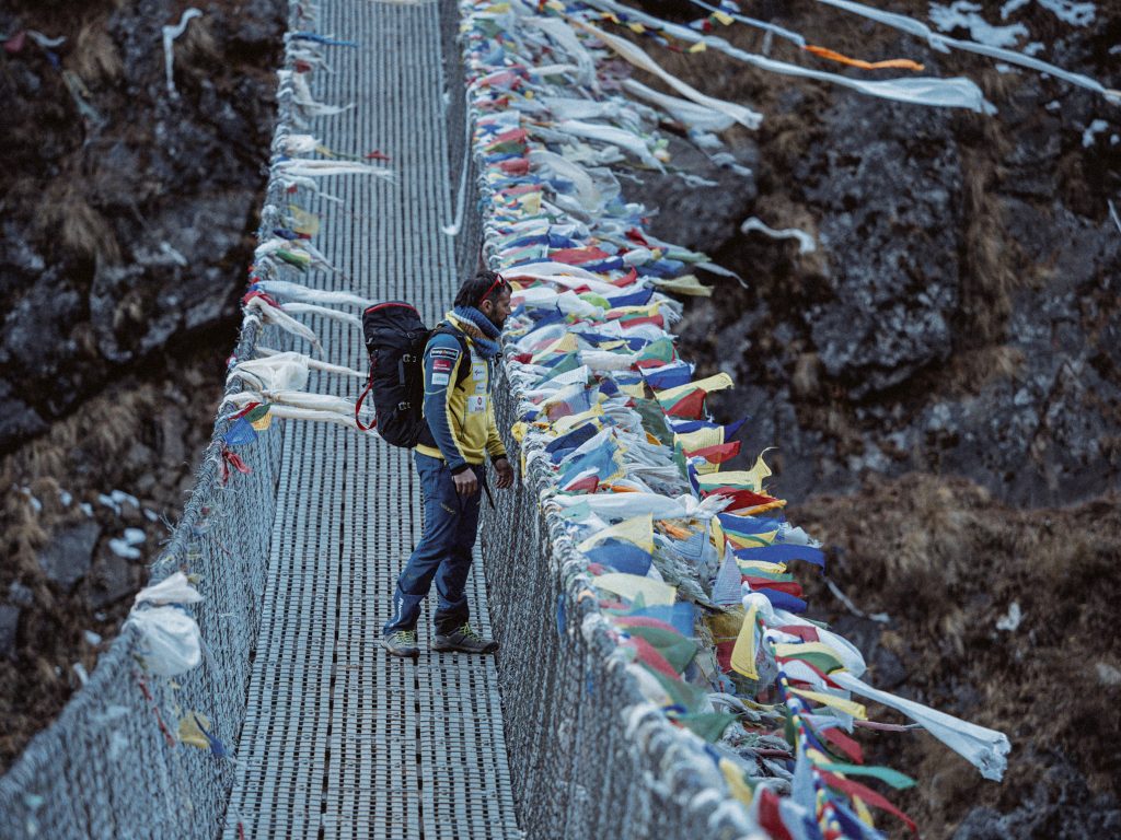 Direzione Namche Bazaar. Foto @ Alex Txikon 