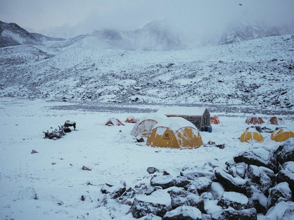 Il campo base. Foto @ Alex Txikon 