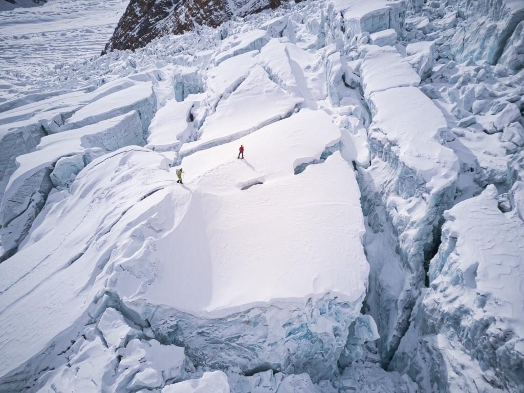 Sul ghiacciaio dei Gasherbrum. Foto @ Simone Moro - Tamara Lunger - Matteo Pavana