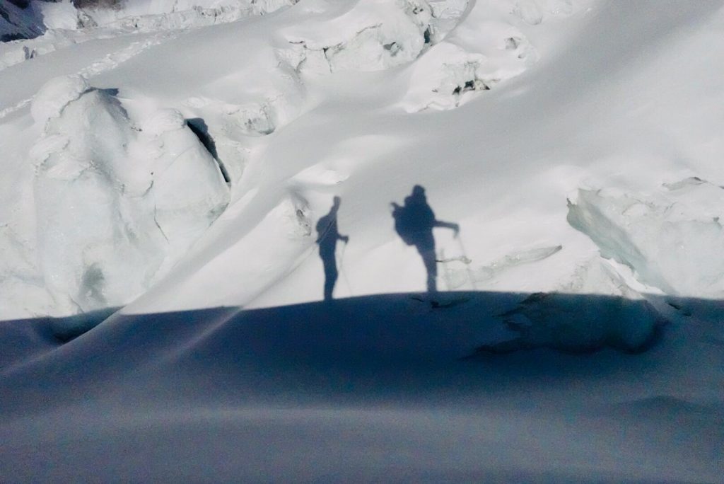 Sul ghiacciaio dei Gasherbrum. Foto @ Simone Moro - Tamara Lunger - Matteo Pavana